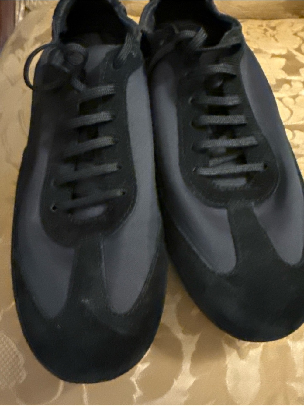 Everlane 7.5 black suede ballet sneakers